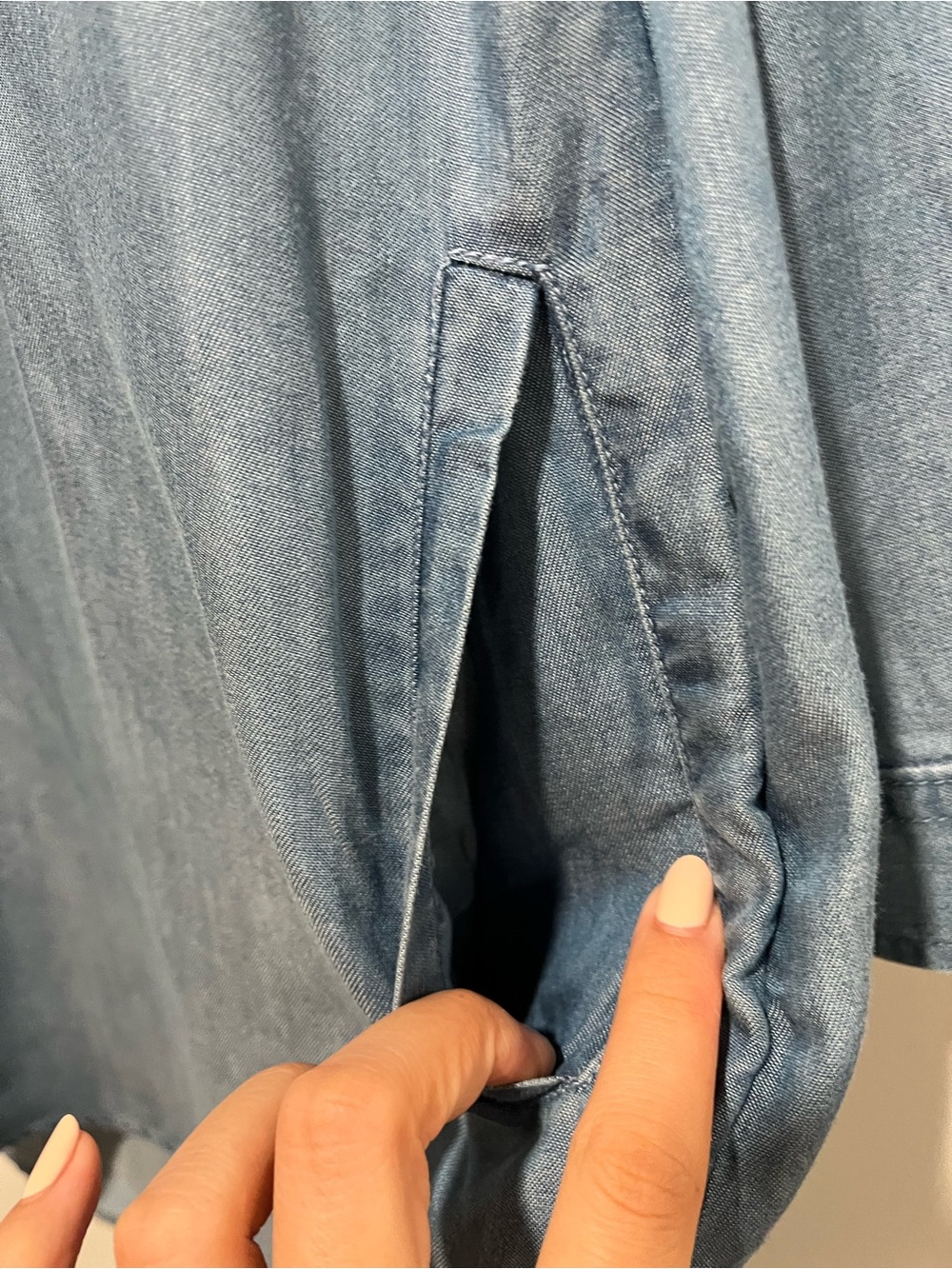beachlunchlounge Light Blue Relaxed V-Neck Tunic Dress - Picture 9 of 12